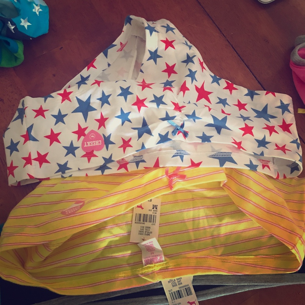 Lot of 3 nwt underwear size medium vic Secret